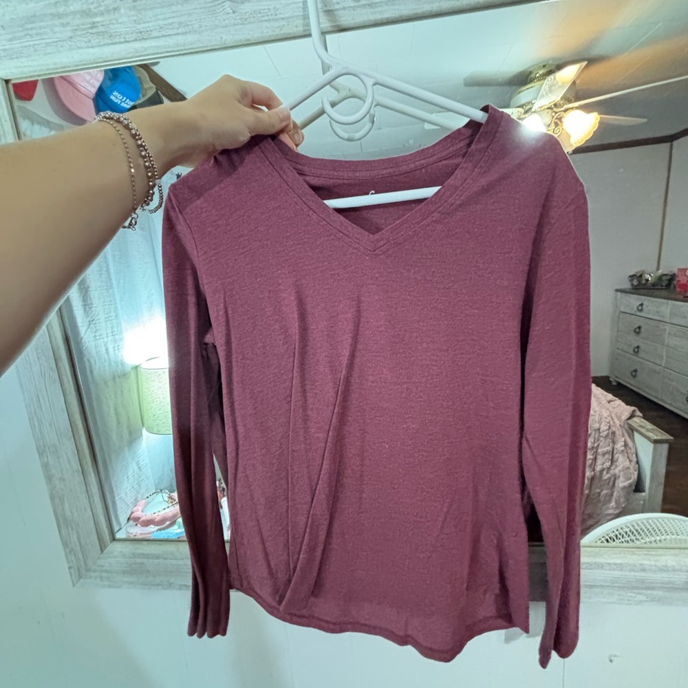 Women's V-Neck Long Sleeve Top - Burgundy